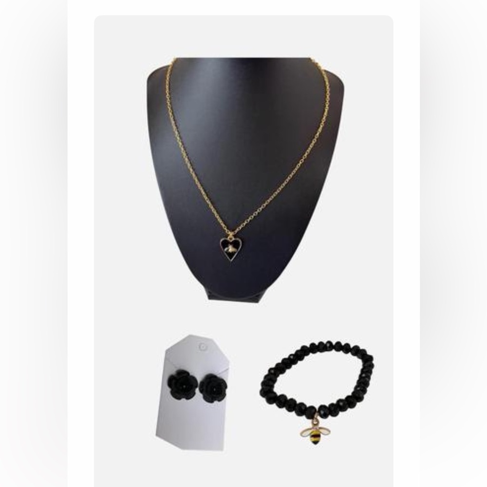 Fashion gold tone Necklace with black enamel bee Pendant and stretch bracelet
